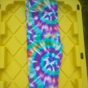All color tie dye tc Capri